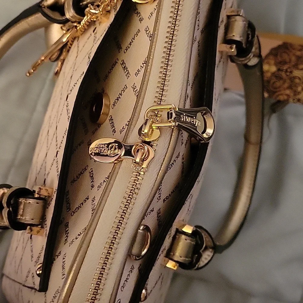 Handbag - Picture 5 of 5
